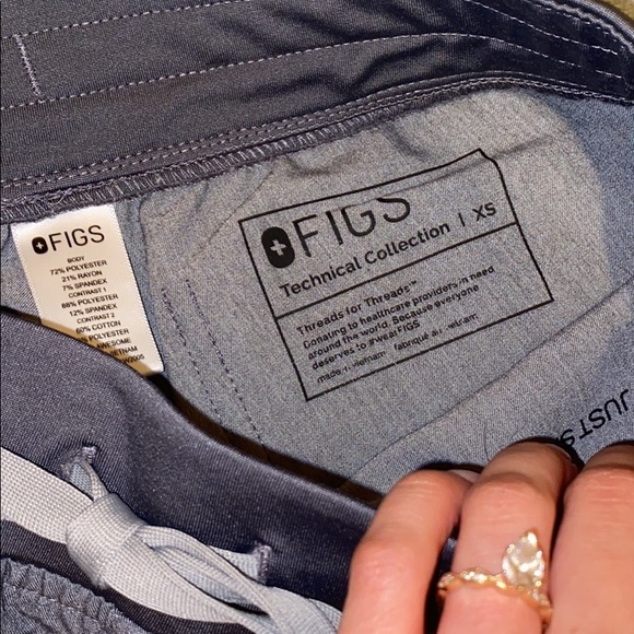 FIG jogger scrubs - Picture 3 of 3